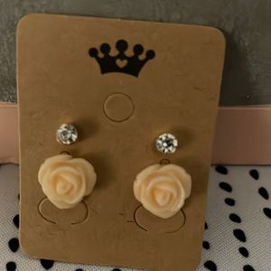 Earrings  ( Any 5 Items For $20 )
